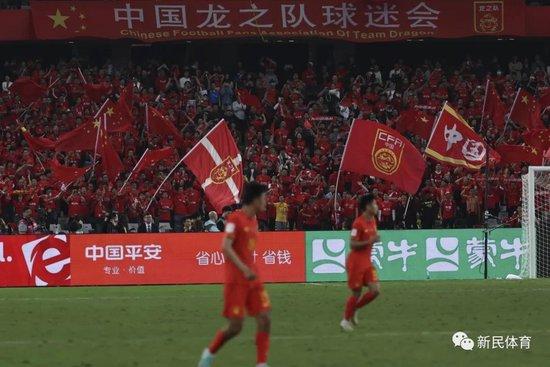  沃尔夫斯堡中场核心爆发，传射建功引领球队获胜