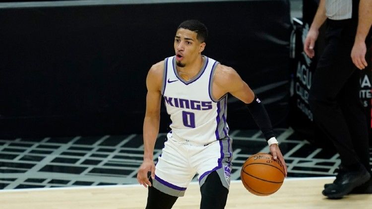  哈里伯顿助攻创新高，国王大胜活塞展现团队实力